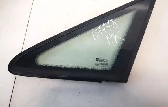 Opel Zafira A Front triangle window/glass 