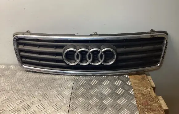Audi A4 S4 B6 8E 8H Front bumper upper radiator grill 8H0853653