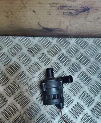 Mercedes-Benz CLA C117 X117 W117 Water pump A2118350364