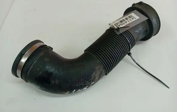 Opel Astra J Air intake hose/pipe 13254633
