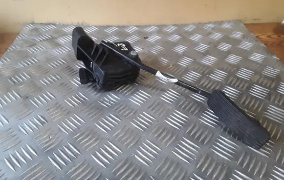 Opel Zafira A Accelerator throttle pedal 6PV00811500 9202343 GM9202343BW