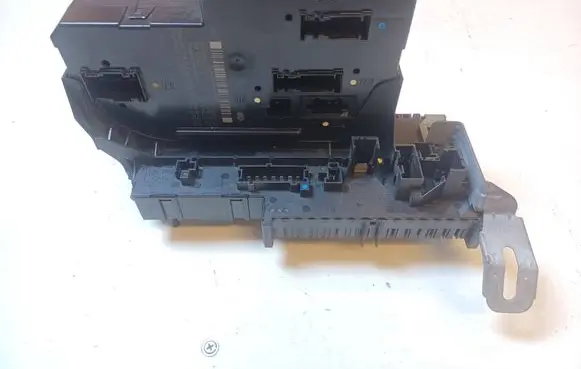 Mercedes-Benz C W204 SAM control unit 2049060305