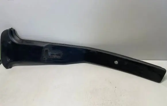 (B) pillar trim (bottom)