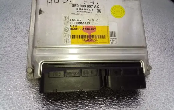 Audi A4 S4 B6 8E 8H Engine control unit/module ECU 8E0909557JX 8E0909057AX 0986264574