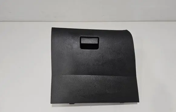 Glove box
