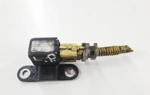 Suzuki Grand Vitara II Airbag deployment crash/impact sensor 38930-65j10