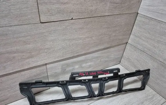 Mercedes-Benz C W205 Front bumper mounting bracket A2058853765