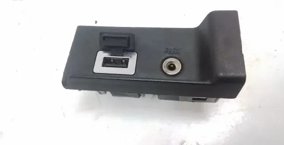 Volvo S60 AUX in-socket connector 31285606