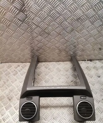 Radio/GPS head unit trim