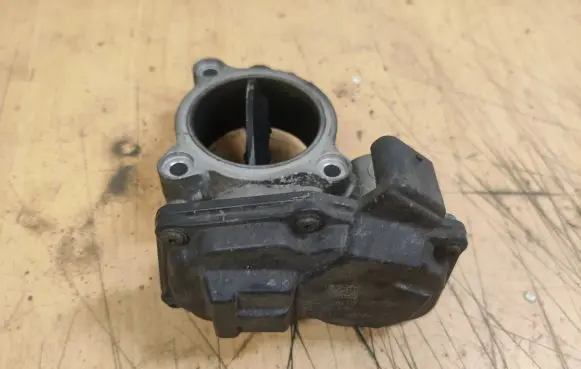 BMW 5 F10 F11 Throttle valve 1354781075202 13547810752 7810752
