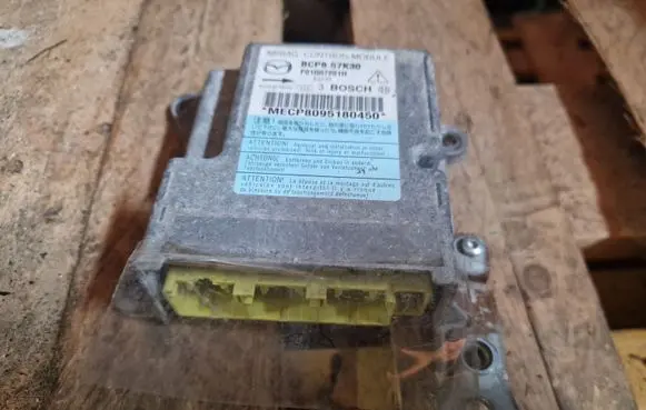 Mazda 3 I Airbag control unit/module BCP857K30