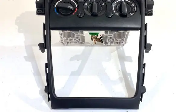 Suzuki SX4 Interior fan control switch 