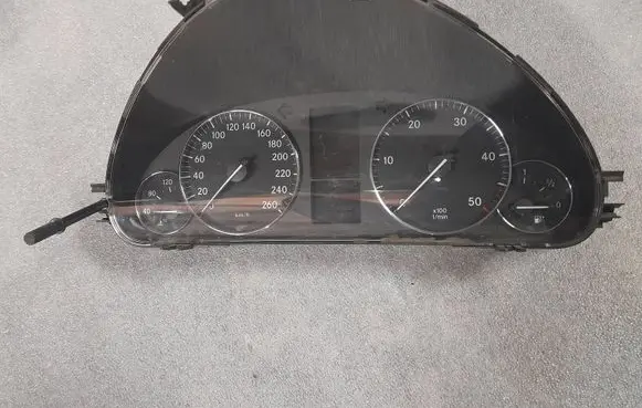 Mercedes-Benz C W203 Speedometer (instrument cluster) A2035401148 2035401148