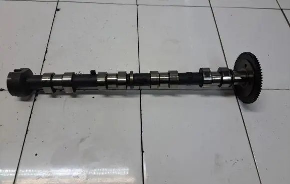 Toyota Avensis T270 Camshaft A7B