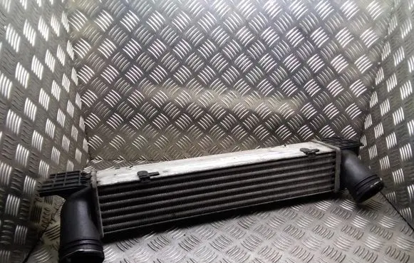 BMW 1 E81 E87 Intercooler radiator 7524916 752491608