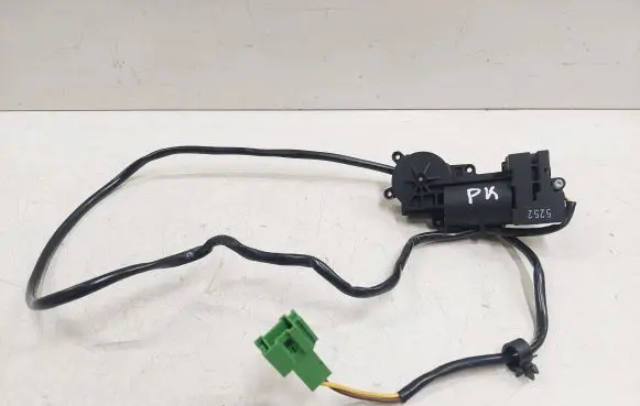 Mercedes-Benz E W211 Front door soft close latching motor 