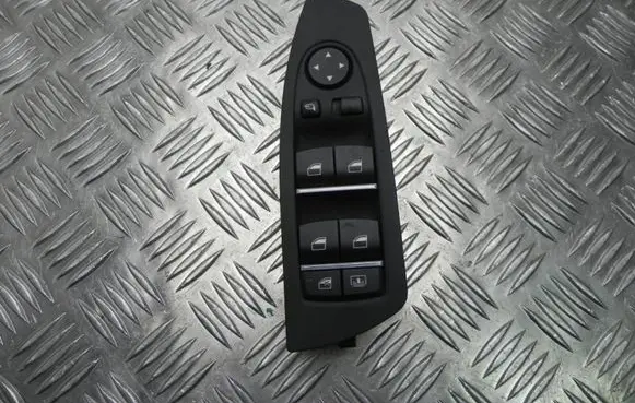 Renault Laguna III Electric window control switch 9163574 T1543