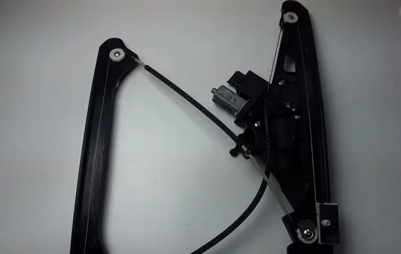 Peugeot 3008 II Front door window regulator with motor 9830389380