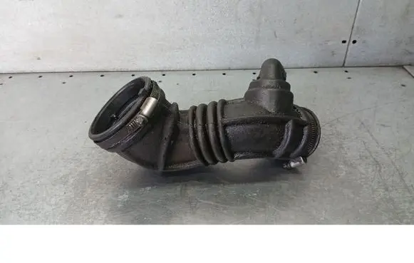 Opel Vectra B Air intake hose/pipe 