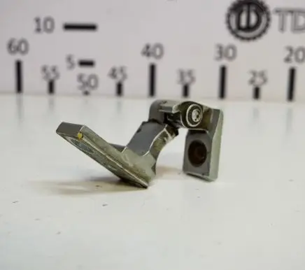 Audi A4 S4 B7 8E 8H Front door upper hinge 8E0831402A
