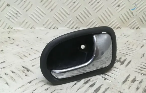 Mazda B2500 Front door interior handle 