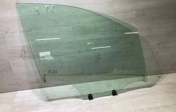Citroen C3 Front door window glass four-door