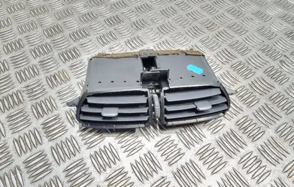 Nissan Almera Tino Dash center air vent grill