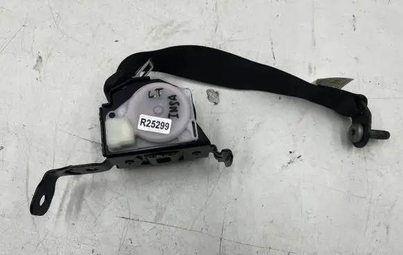 Opel Insignia A Rear seatbelt 13288436