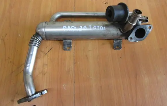 Volkswagen PASSAT B6 EGR valve cooler 03G131512G
