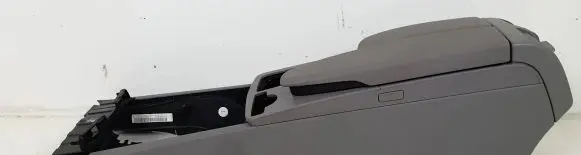 Mercedes-Benz C W204 Center console A2046800050