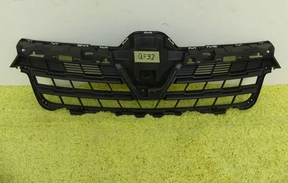 Renault Express Front bumper upper radiator grill 622565187R