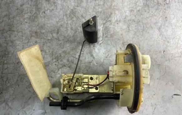 Toyota Corolla Verso E121 Fuel level sensor 7701012340 1961400110