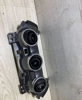 Nissan Juke II F16 Dash center air vent grill 682U16PA0A