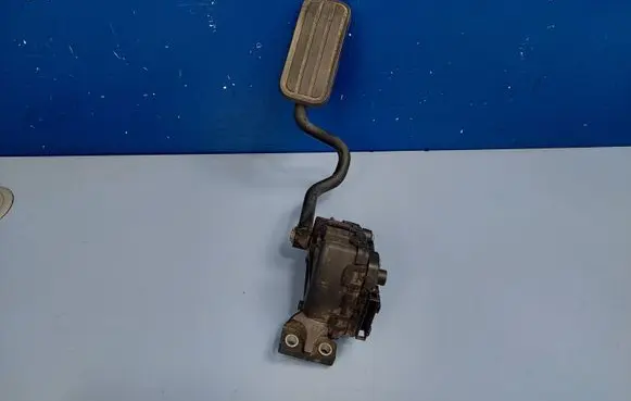 Volkswagen Sharan Accelerator throttle pedal 7M4723507E YM219F836HB