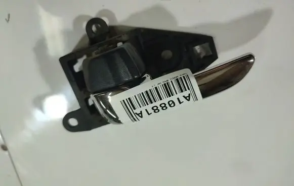 Toyota Avensis Verso Rear door interior handle