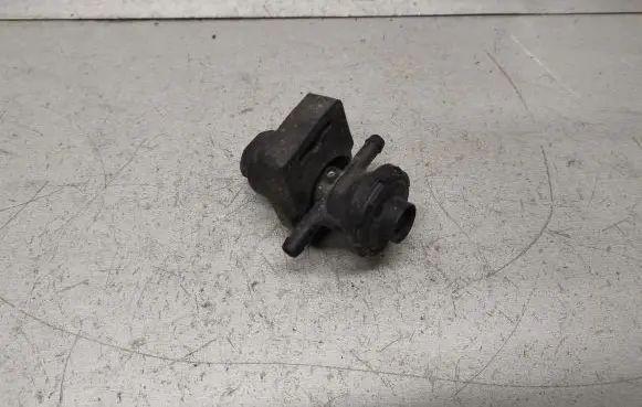 Mercedes-Benz S W140 Vacuum valve 0011408060