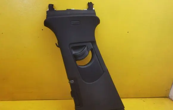 Audi A6 S6 C8 4K (B) pillar trim (top) 