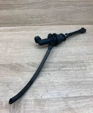 Hyundai i30 Clutch master cylinder 3471FTE