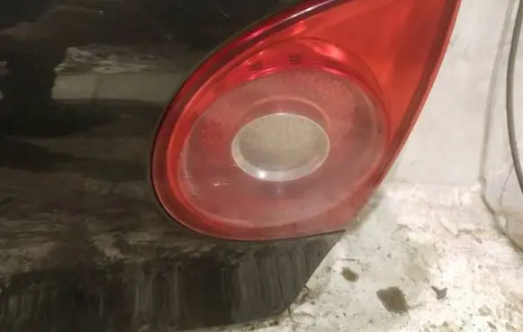 Tailgate rear/tail lights