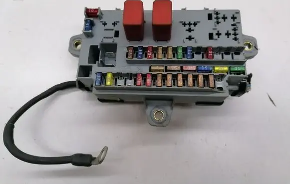 Peugeot Boxer Fuse module 1332052030