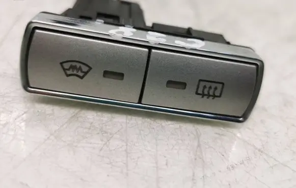 Ford Mondeo MK IV Windscreen/window heater switch 6m2t18k574ac