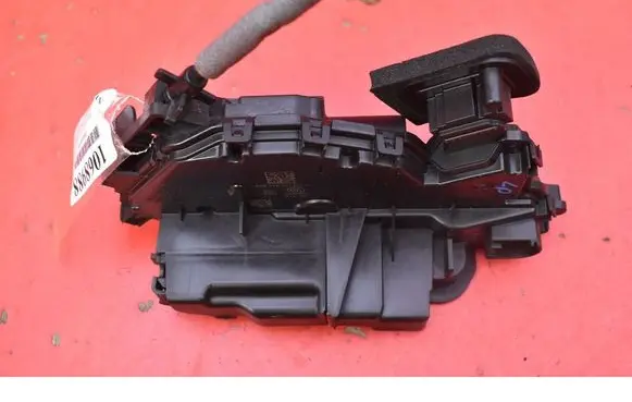 Volkswagen Golf Sportsvan Front door lock 5TB837015B