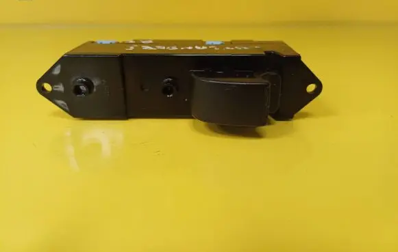 Mitsubishi Outlander Electric window control switch MR502239
