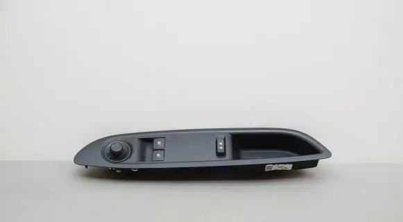 Opel Mokka Electric window control switch 95025519