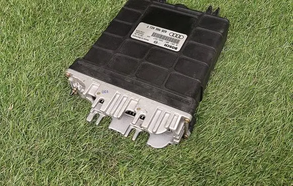 Audi A4 S4 B5 8D Engine control unit/module ECU 028906021F 0281001366