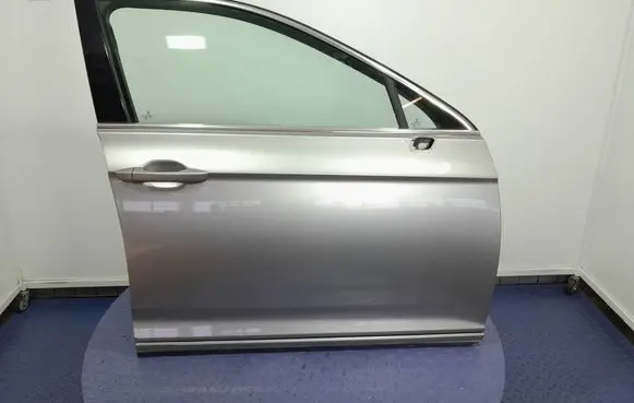 Volkswagen PASSAT B8 Front door
