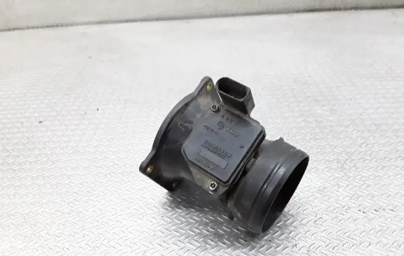 Volkswagen Golf IV Mass air flow meter 06A906461B