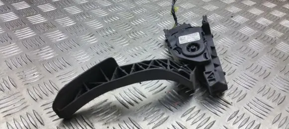 Volvo S60 Accelerator throttle pedal 31329059