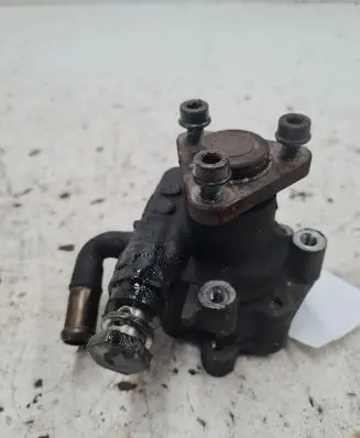 Volkswagen PASSAT B5.5 Power steering pump 8D0145177