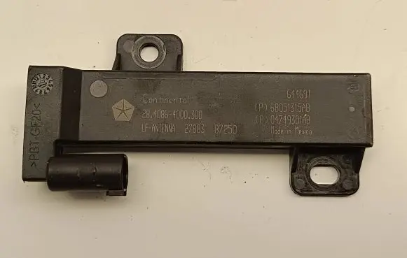 Chrysler Pacifica Aerial antenna amplifier 68051315AB 04749301AB 2840864000300